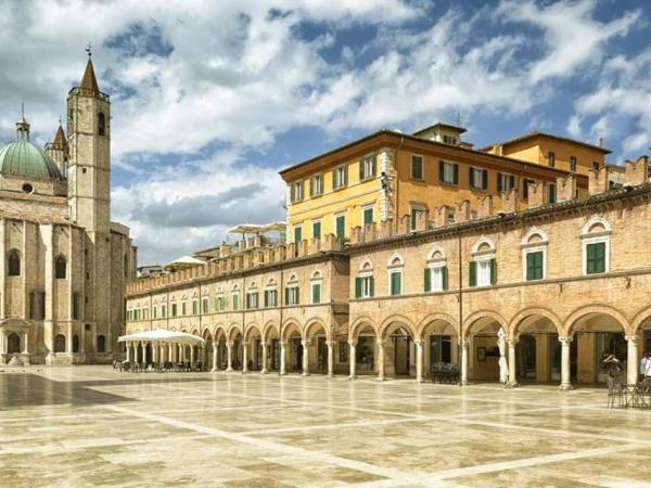 THE PEARLS OF ASCOLI TOUR