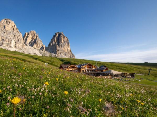 Salei refuge - 2225 m.