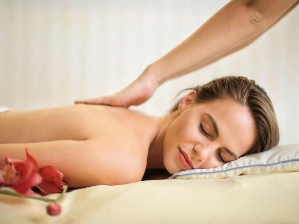 Massages and body treatments - Body massage and beauty services 