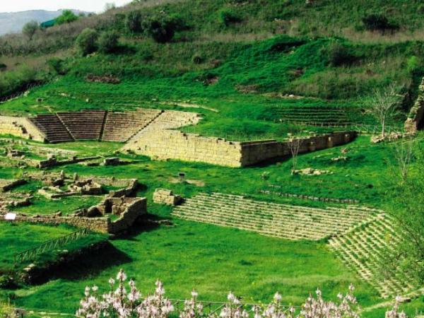 Nella terra delle Dee. Viaggio nel cuore antico della Sicilia