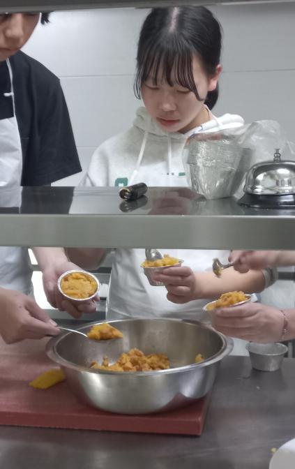 Cooking class in a cave restaurant