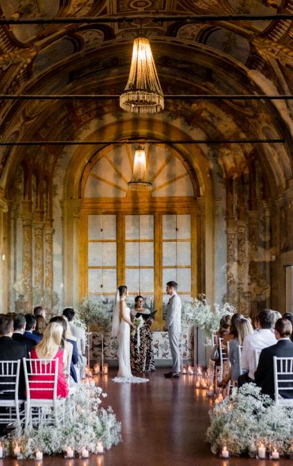 A symbolic ceremony in at the stunning Villa Corsini a Mezzomonte just outside Firenze