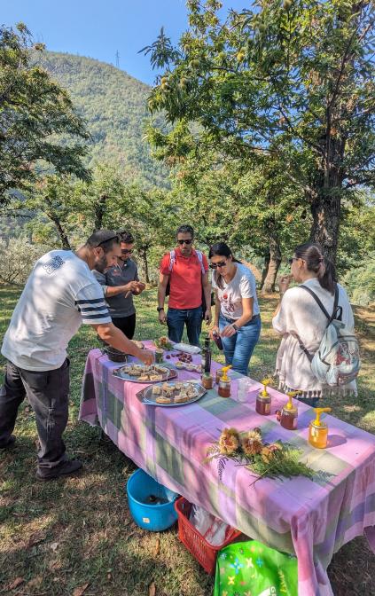 Degustazione dei nostri prodotti nel castagneto