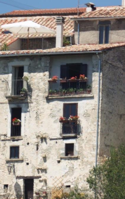 Palacio Iacovone, lugar de nacimiento del Prof. C. de Horatiis, antiguo molino de aceite subterráneo