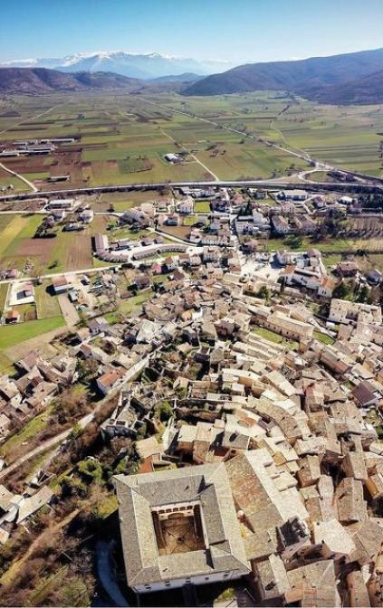 Il Borgo Medievale di Navelli, uno dei Borghi piu' belli d'Italia