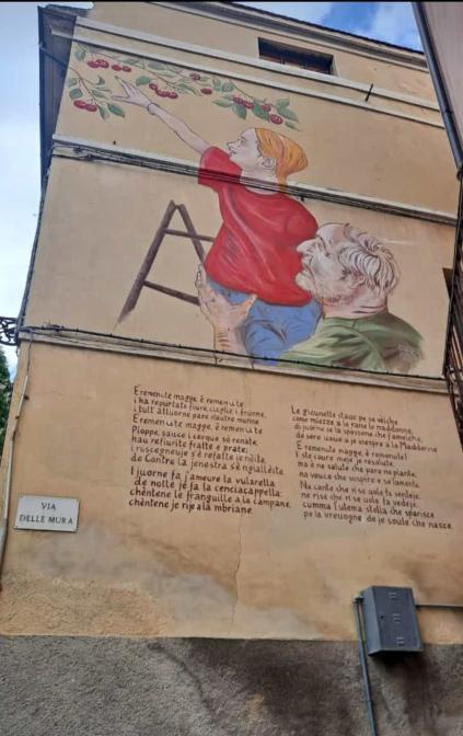 Uno dei murales.