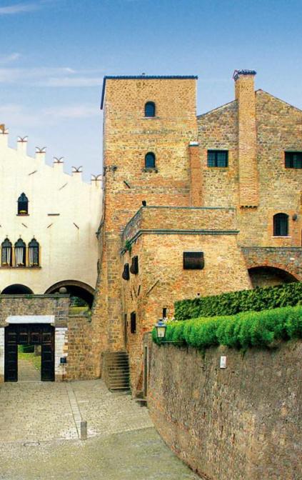 possibilità di visitare il maestoso castello Cini di Monselice con visita guidata di un ora